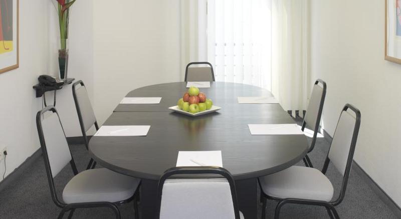 Holiday Inn Berlin City Center East Prenzlauer Berg By Ihg Exterior foto